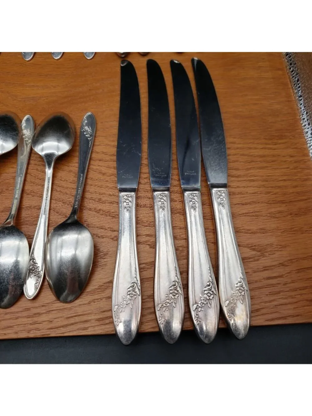 Tudor Plate Queen Bess II Flatware Set Service for 8 Oneida Silverplate